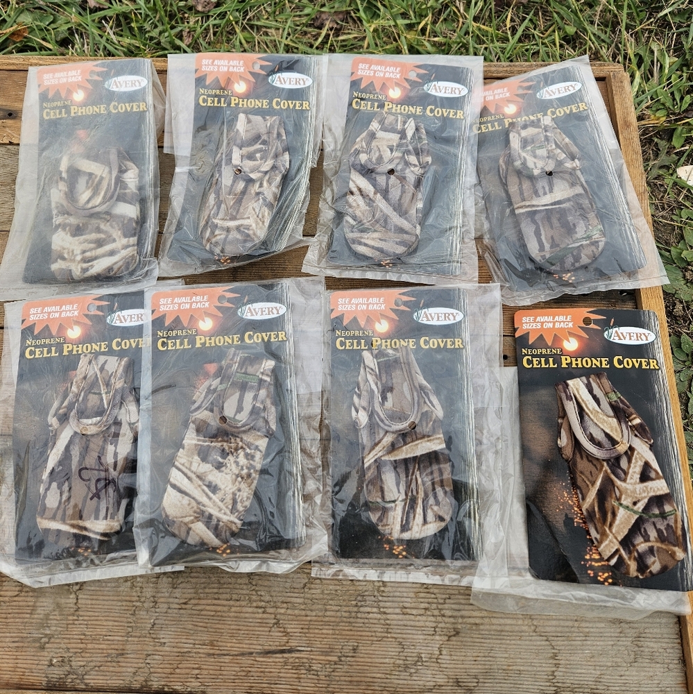 @@Stocking Stuffers@@ Lot Of 8 Neoprene Belt Clip Cell Phone Covers, Mossy Oak